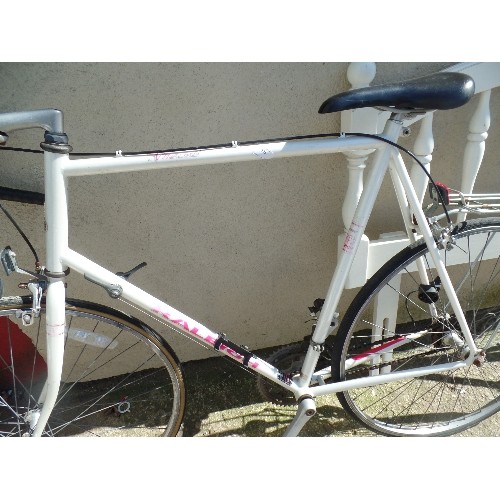 505 - RALEIGH VITESSE ROAD BIKE. RACING HANDLES. BAG RACK.