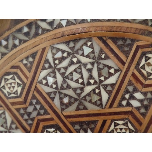 81 - WOODEN CHARGER, INLAID WITH CONTRASTING WOOD &  MOTHER OF PEARL, TO FORM AN INTRICATE PATTERN.