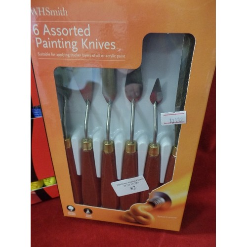 82 - NEW/BOXED PACK OF ASSORTED PAINTING KNIVES, TOGETHER WITH A PACK OF DALER-ROWNEY OIL PAINT TUBES. AP... 