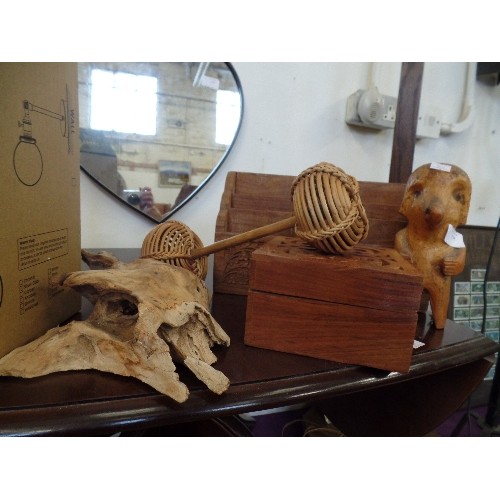 138 - TREEN/WOODEN ITEMS. INC NAIVELY CARVED DOG, LETTER RACK, BOX WITH HINGED LID ETC.