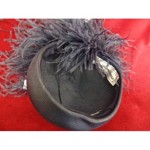 250 - LATE 20TH CENTURY PHILIP SOMERVILLE [MILLINER TO THE LATE QUEEN] OSTRICH FEATHER OCCASION HAT, IN NA... 