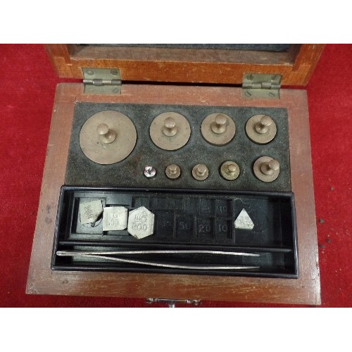 233 - SET OF PRECISION WEIGHTS. IN ORIGINAL BOX.