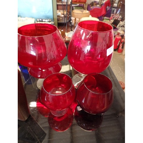 255 - 4 X RETRO-VINTAGE 'BRANDY GLASS' VASES. 3 ON STEMS, 1 ON 3 FEET.