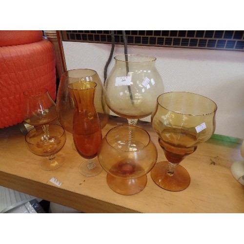 268 - LOVELY COLLECTION OF 7 X RETRO 'BRANDY GLASS' VASES. AMBER GLASS.