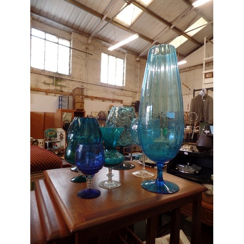 274 - 7 X LARGE & FABULOUS TURQUOISE GLASS 'BRANDY GLASS' VASES. 1 IS COMPLETE WITH THE CERAMIC CAT!