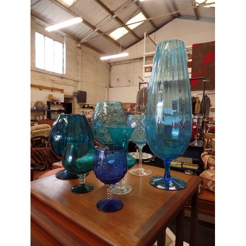 274 - 7 X LARGE & FABULOUS TURQUOISE GLASS 'BRANDY GLASS' VASES. 1 IS COMPLETE WITH THE CERAMIC CAT!