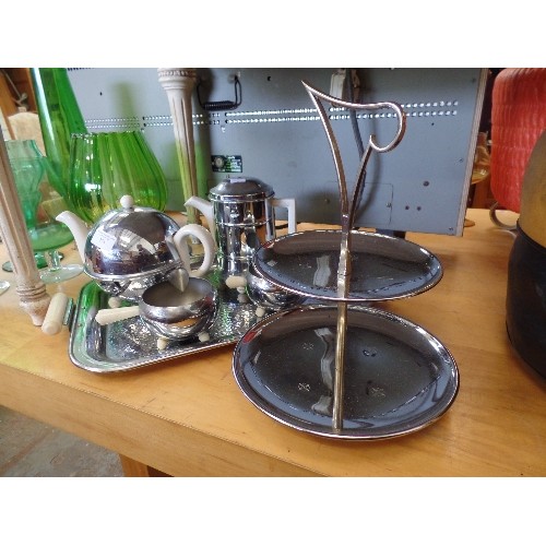 278 - VINTAGE CHROME EVER-HOT PB INSULATED TEAPOT, COFFEE POT, SUGAR & MILK, ON A MATCHING TRAY. TOGETHER ... 