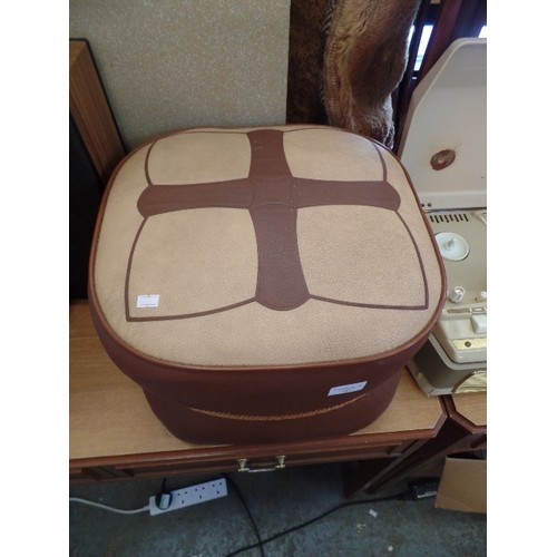 287 - 2-TONE LEATHERETTE POUFFE, WITH CORD-TIE 'PINCHED IN' WAIST. CARAMEL AND COFFEE.