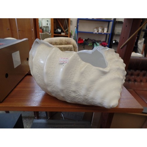 318 - LARGE CERAMIC CONCH SHELL. PLANTER.