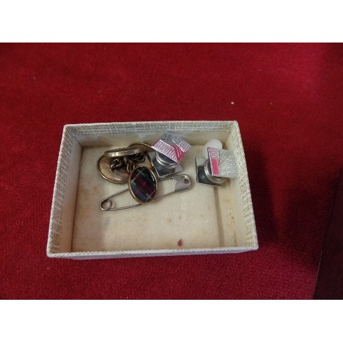 19 - 2 VINTAGE BROOCHES G/PLATE 2 PAIR CUFF LINKS BOX OF VINTAGE EARRINGS +