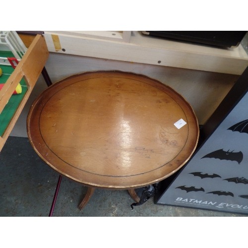 346 - SMALL OVAL PEDESTAL OCCASIONAL TABLE. RAISED CURVED EDGE.