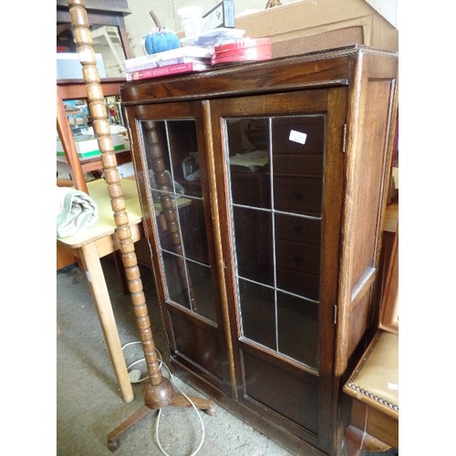 354 - SMALL VINTAGE OAK CABINET/DISPLAY CABINET, WITH DOUBLE LEADED GLASS DOORS.