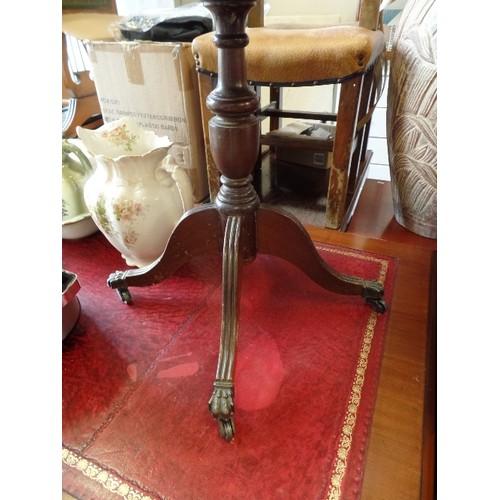 377 - CIRCULAR WINE/OCCASIONAL TABLE, WITH TOOLED GREEN/GOLD LEATHER TOP.