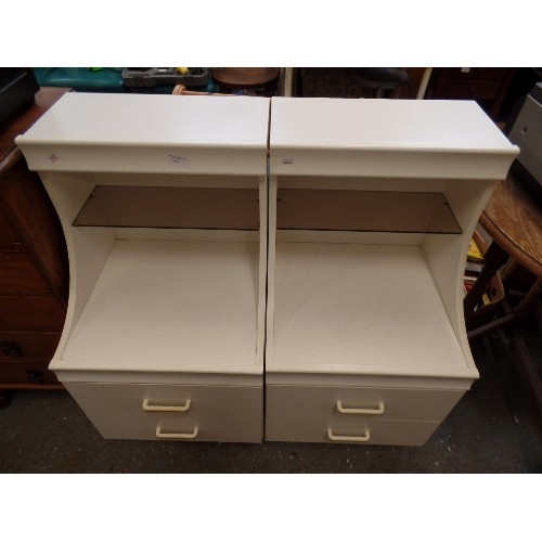 432 - PAIR OF WHITE BEDSIDE CABINETS. 2 DRAWER, WITH TOP SECTION & SMOKED-GLASS SHELF. EACH 45CM W