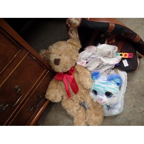 379 - MIXED LOT. BAG INCLUDES BAGS AND SOFT TOYS, DECORATIVE ITEMS ETC.