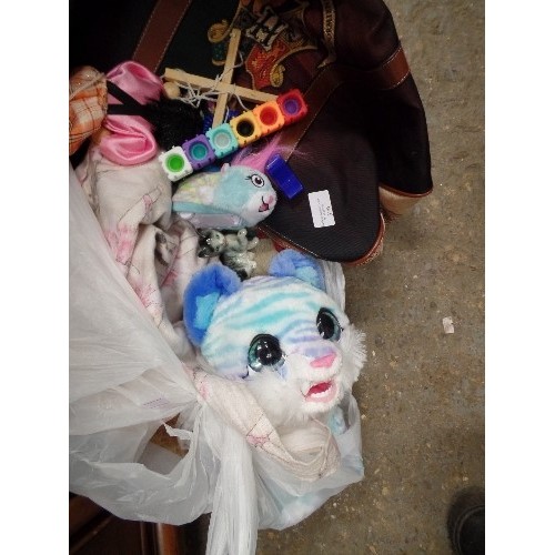 379 - MIXED LOT. BAG INCLUDES BAGS AND SOFT TOYS, DECORATIVE ITEMS ETC.