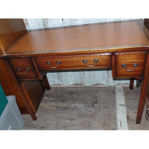 549 - MAHOGANY 3 DRAWER DESK WITH LEATHER TOP