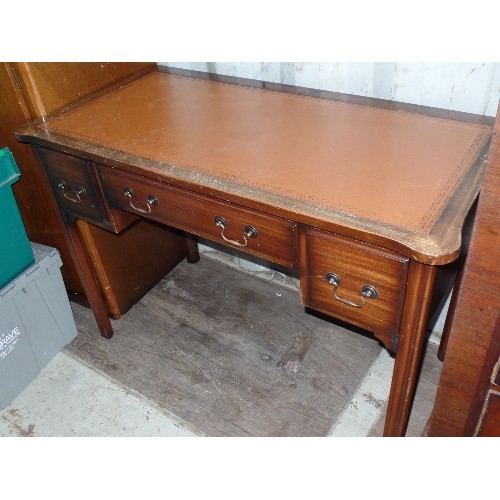 549 - MAHOGANY 3 DRAWER DESK WITH LEATHER TOP