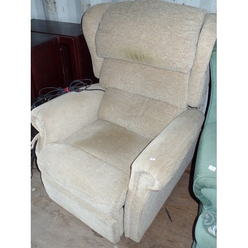 550 - ELECTRIC RECLINING CHAIR