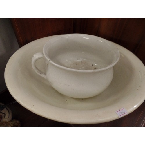 492 - WHITE CERAMIC JUG AND BOWL SET WITH  CHAMBER POT