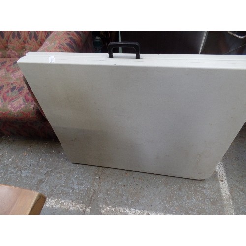 FOLDING TABLE PERFECT FOR CAR BOOTS