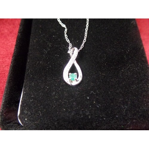 33 - 925 SILVER INFINITY PENDANT WITH GREEN AND CLEAR STONES ON A 925 SILVER CHAIN
