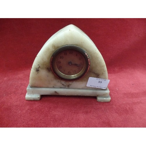 74 - SMALL VINTAGE ALABASTER/MARBLE MANTEL CLOCK.