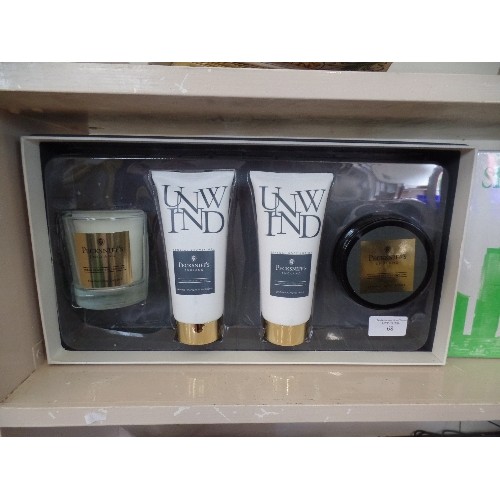 68 - BOXED SET PECKSMITH'S INDULGENCE COLLECTION OF BODY SCRUB, SHOWER GEL, BODY LOTION & FRAGRANCED CAND... 