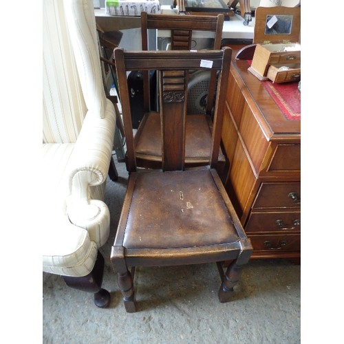 271 - PAIR OF MID-CENTURY OAK DINING CHAIRS, WITH LEATHERETTE SEATS.