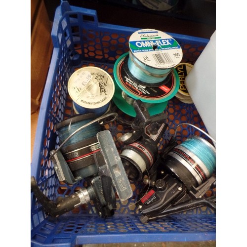 226 - SMALL CRATE FISHING
 EQUIPMENT - 4 REELS, WEIGHTS, HOOKS ETC