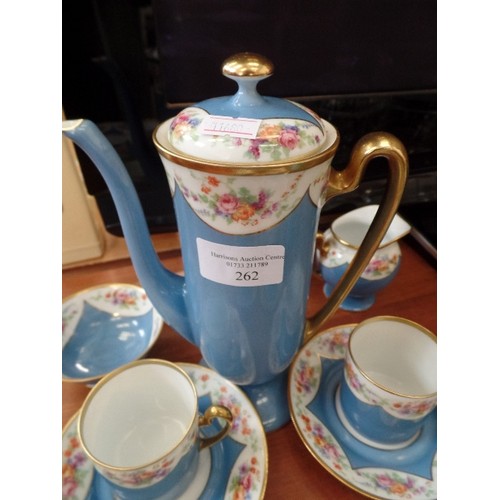 262 - BLUE PATTERNED COFFEE SET, COFFEE JUG, MILK AND SUGAR, 6 SAUCERS AND 5 CUPS