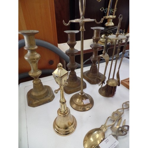 285 - SELECTION OF BRASSWARE - CANDLESTICKS, SPOONS, BELL MINIATURE COMPANION SET