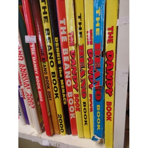 156 - 2 CUBES CHILDRENS ANNUALS (SOOTY, OUTER LIMITS, SWIFT, DANDY, BEANO) WITH PILE VINTAGE COMICS - BEAN... 