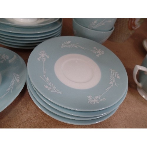 213 - A MINTON BONE CHINA 18 PIECE TEASET IN TURQUOISE CAMEO PATTERN