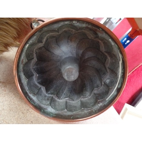 223 - ANTIQUE COPPER JELLY OR BLANCMANGE MOULD - TIN LINED