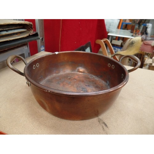 230 - LARGE VICTORIAN COPPER TWO HANDLED PAN - 35CM DIA