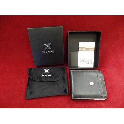 16 - A XUPER QUALITY LEATHER WALLET IN PRESENTION BAG AND BOX