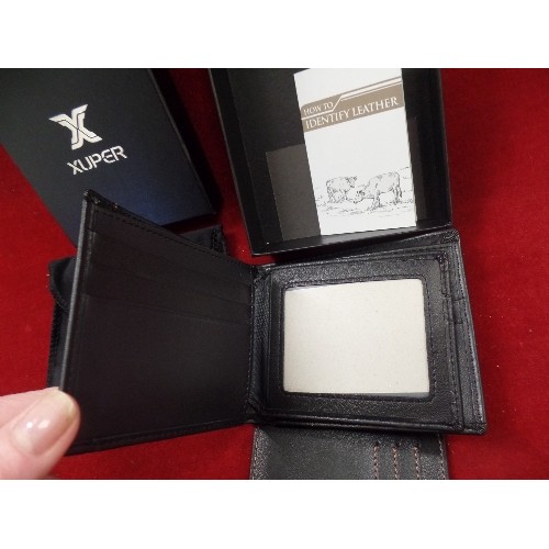 16 - A XUPER QUALITY LEATHER WALLET IN PRESENTION BAG AND BOX