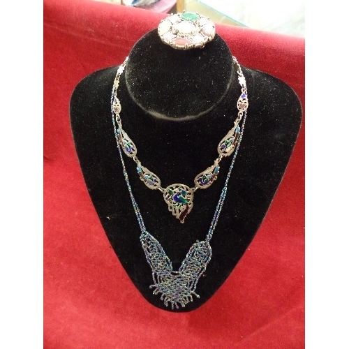 9 - THREE QUALITY PIECES OF COSTUME JEWELLERY INCLUDING A BEADED NECKLACE, A WHITE METAL AND ENAMEL PEAC... 