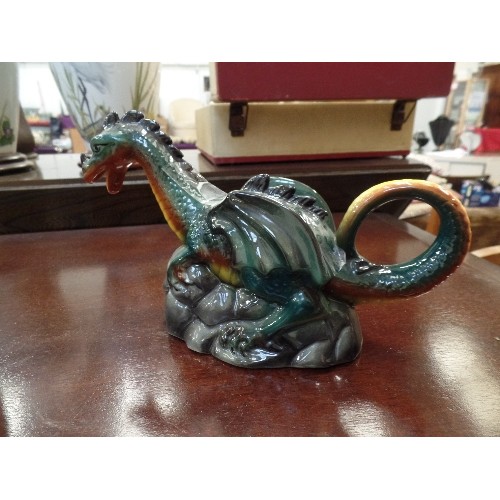 412 - COLLECTION OF ORIENTAL DECORATIVE ITEMS. INCLUDING A LOVELY VINTAGE STAFFORDSHIRE-TONY WOOD DRAGON J... 