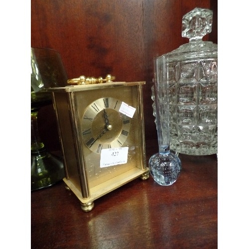 427 - MIXED VINTAGE LOT. INC CARRIAGE CLOCK, LIDDED CUT-GLASS JAR, GREEN GLASS VASE, SMALL OIL LAMP ETC.