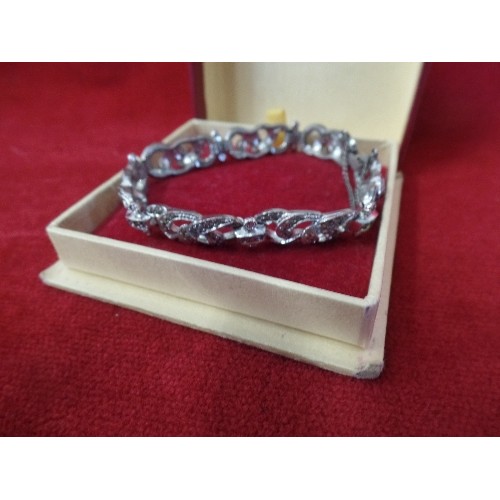 43 - VINTAGE MARCASITE BRACELET