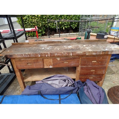 478 - CARPENTERS WORK BENCH, WOULD MAKE GOOD KITCHEN ISLAND, WITH CARPENTURS VICE AND 5 DRAWERS - VERY FIR... 