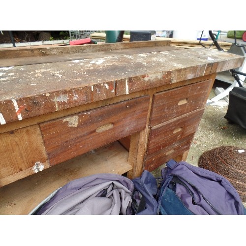 478 - CARPENTERS WORK BENCH, WOULD MAKE GOOD KITCHEN ISLAND, WITH CARPENTURS VICE AND 5 DRAWERS - VERY FIR... 