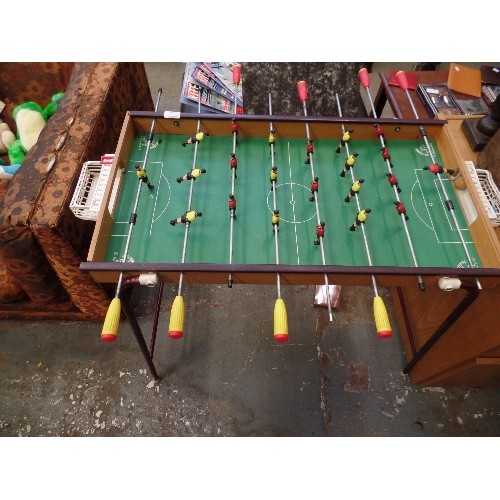 297 - RETRO-VINTAGE TABLE-FOOTBALL. BY ARCO-FALC, MILANO. ON FOLDING TUBULAR STAND.