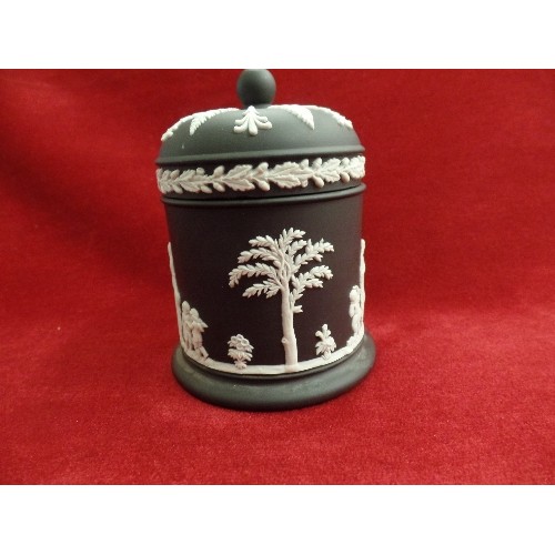 5 - A WEDGWOOD BLACK BASALT JASPERWARE TOBACCO JAR AND COVER - 11CM