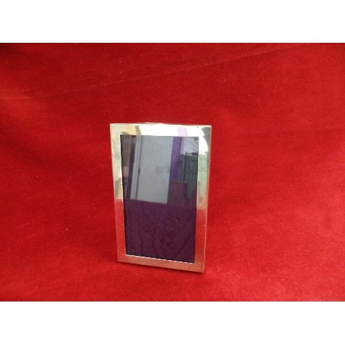 9 - STERLING SILVER PHOTOGRAPH FRAME, BIRMINGHAM 1964 - 14CM X 9CM