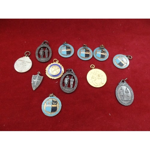 36 - 12 X RIFLE MEDALS, ENAMELLED METAL AND BRONZE METAL - SURREY COUNTY SMALL BORE RIFLE ASSOCIATION & R... 