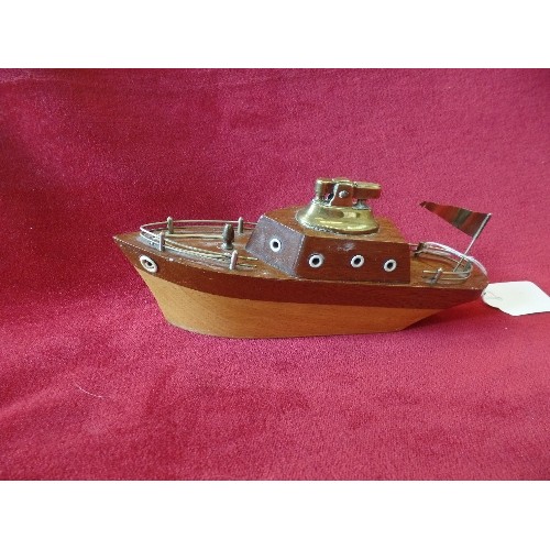 51 - VINTAGE TABLE LIGHTER IN A WOODEN BOAT STAND