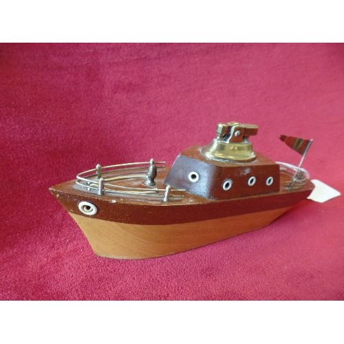 51 - VINTAGE TABLE LIGHTER IN A WOODEN BOAT STAND